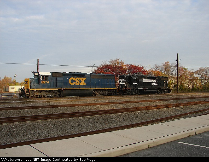 CSX 8974 &amp; NS 5225